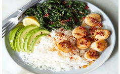 Scallop Bowls with Crunchy Spice Oil